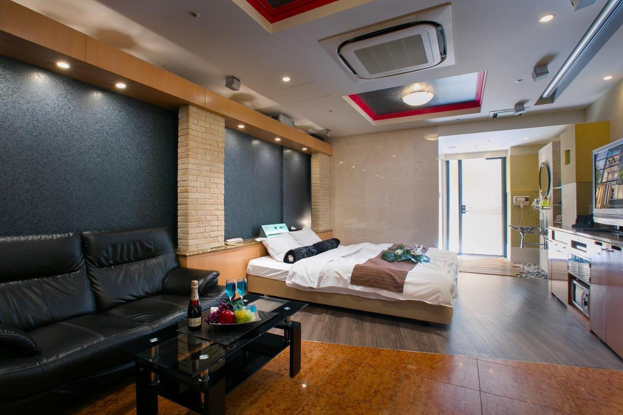 Hotel Axis -アクシス- (Adults Only) Οσάκα Εξωτερικό φωτογραφία
